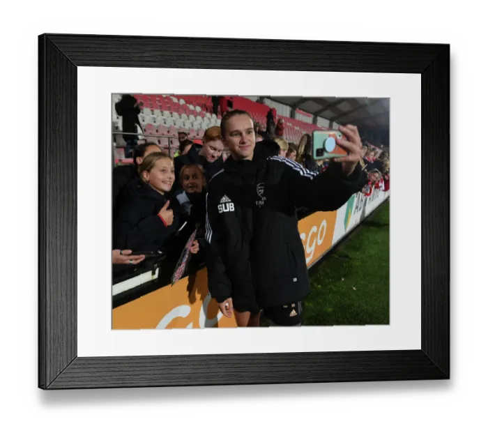 Framed Print : Arsenal's Vivianne Miedema Celebrates UEFA Women's Champions League Victory with Fans Framed Print : Arsenal's Vivianne Miedema Celebrates UEFA Women's Champions League Victory with Fans