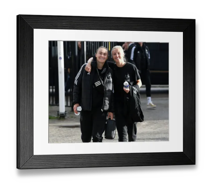 Framed Print : Arsenal Women Take on Ajax in UEFA Champions League Qualifiers: Foord and Williamson at the Forefront