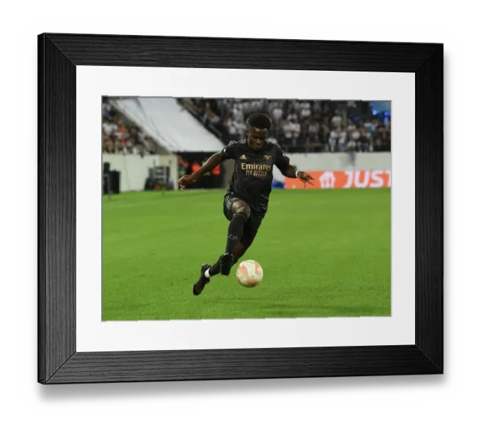 Framed Print : Arsenal's Bukayo Saka Shines in UEFA Europa League Clash Against FC Zurich