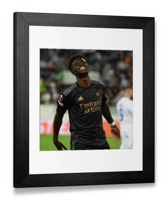 Framed Print : Arsenal's Bukayo Saka in Action against FC Zurich in UEFA Europa League Group Stage, St. Gallen, Switzerland (2022)