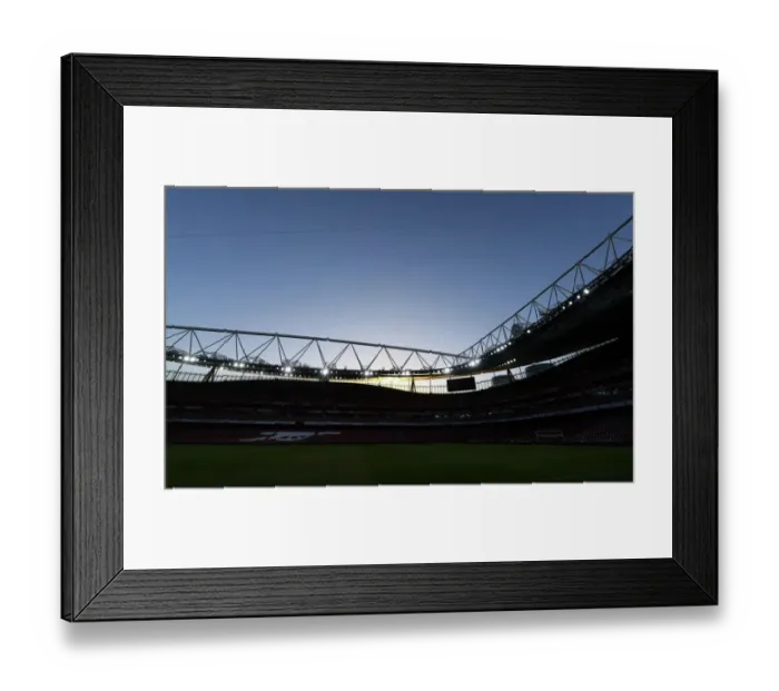 Framed Print : Arsenal vs. Tottenham: Pre-Match Atmosphere at Emirates Stadium, 2022-23 Premier League