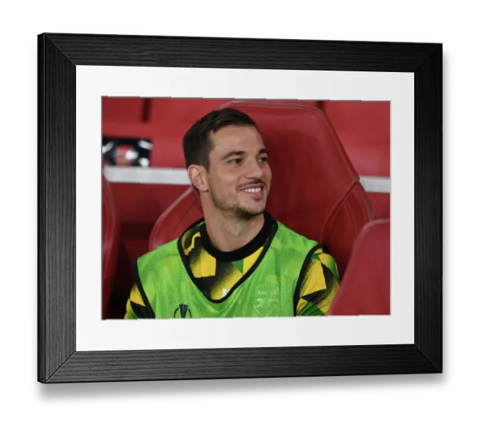 Framed Print : Cedric Soares Ready: Arsenal's Defender Gears Up for Europa League Battle against FK Bodo / Glimt