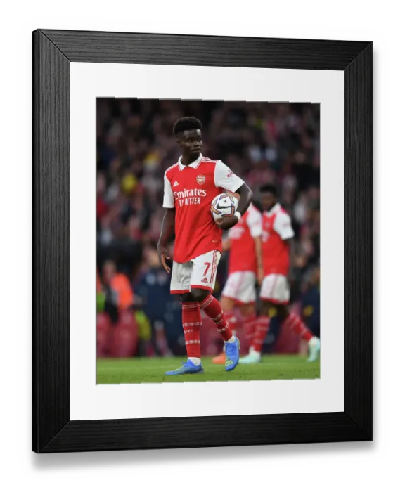 Framed Print : Arsenal's Bukayo Saka Faces Liverpool in the 2022-23 Premier League Showdown