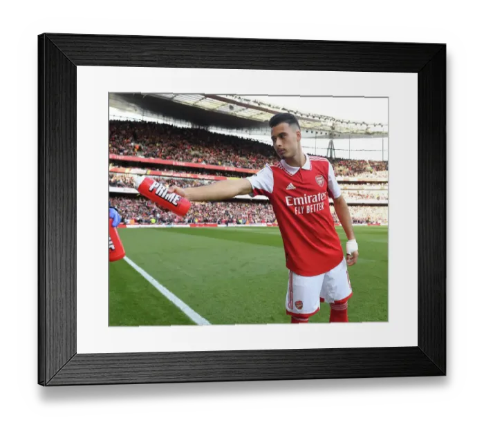 Framed Print : Arsenal's Gabriel Martinelli Gears Up for Arsenal v Liverpool Clash (2022-23)