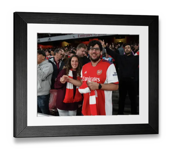 Framed Print : Arsenal Fans Go Wild: Dramatic Victory Over Liverpool in the 2022-23 Premier League