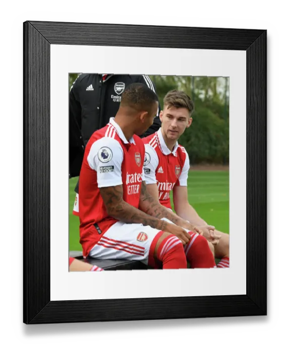 Framed Print : Arsenal 2022-23 First Team: Kieran Tierney and Gabriel Jesus Framed Print : Arsenal 2022-23 First Team: Kieran Tierney and Gabriel Jesus