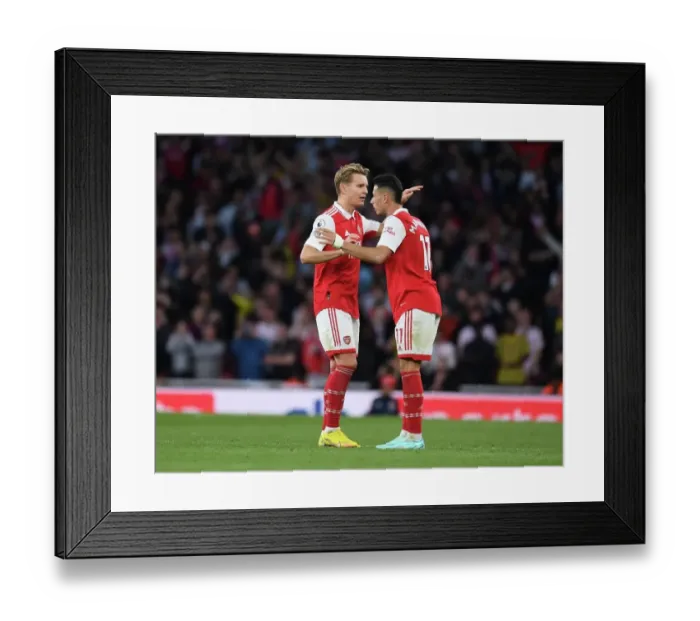 Framed Print : Arsenal's Martin Odegaard and Gabriel Martinelli in Action against Liverpool in the Premier League (2022-23)