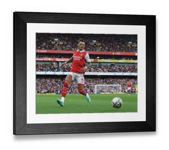 Framed Print : Battle at the Emirates: Arsenal's Ben White Goes Head-to-Head Against Liverpool, 2022-23 Premier League