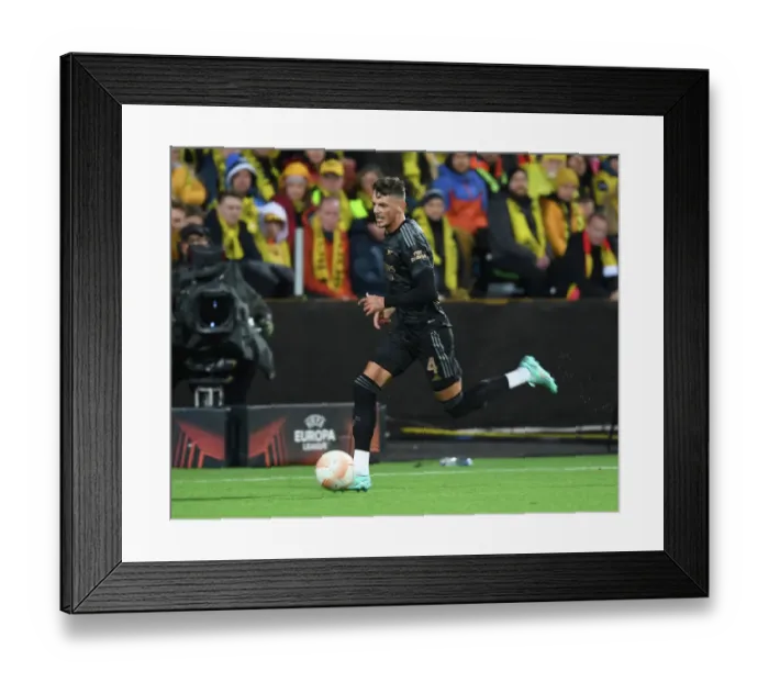 Framed Print : Arsenal's Ben White in Action against Bodø / Glimt in UEFA Europa League Group A Framed Print : Arsenal's Ben White in Action against Bodø / Glimt in UEFA Europa League Group A