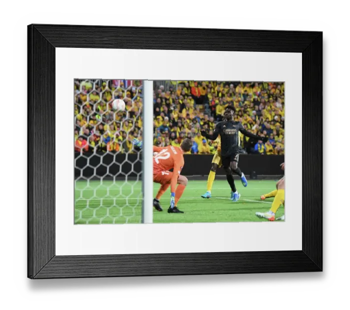 Framed Print : Bukayo Saka Scores: Arsenal Triumphs Over Bodø / Glimt in Europa League Clash