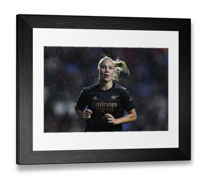 Framed Print : Arsenal's Beth Mead Shines: Arsenal Women Secure Victory Over Reading (FA WSL 2022-23)