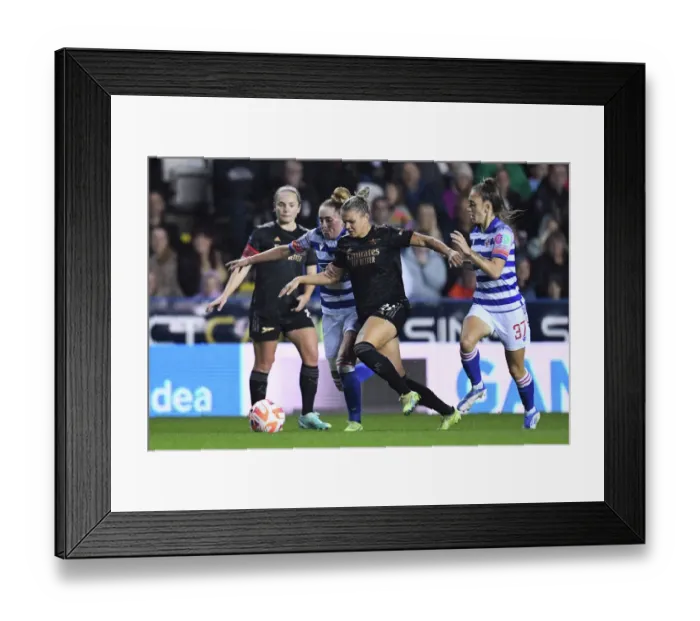 Framed Print : Arsenal vs. Reading: FA WSL Clash at Reading's Select Car Leasing Stadium