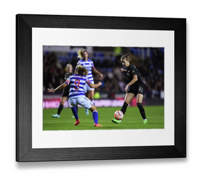 Framed Print : Arsenal's Vivianne Miedema in Action: FA Womens Super League 2022-23 - Arsenal vs. Reading
