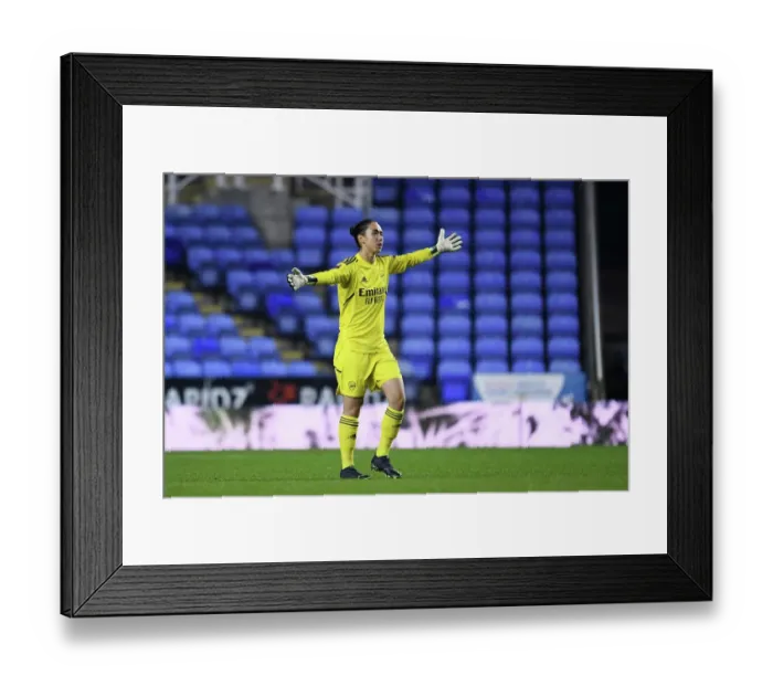 Framed Print : Arsenal's Manuela Zinsberger in Action against Reading in FA WSL Match