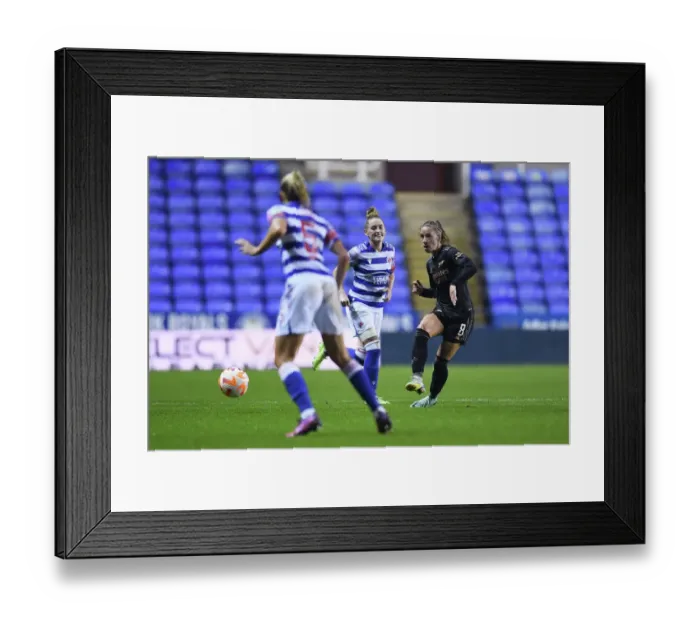 Framed Print : Arsenal's Jordan Nobbs Shines in Reading vs Arsenal: FA WSL Showdown Framed Print : Arsenal's Jordan Nobbs Shines in Reading vs Arsenal: FA WSL Showdown