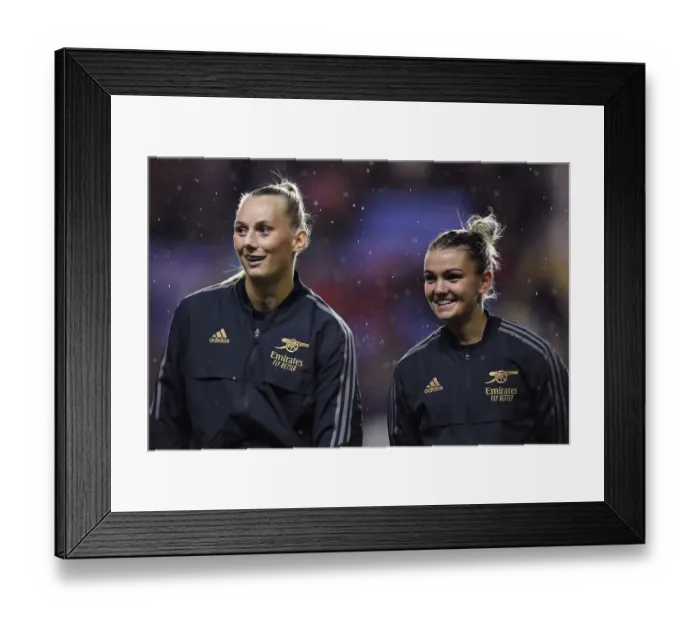 Framed Print : Arsenal Women vs. Reading: Stina Blackstenius and Laura Weinroither Prepare for FA WSL Clash