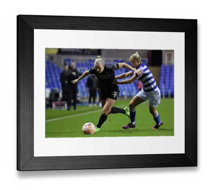 Framed Print : Arsenal's Stina Blackstenius Shines in Reading Women vs Arsenal WSL Clash