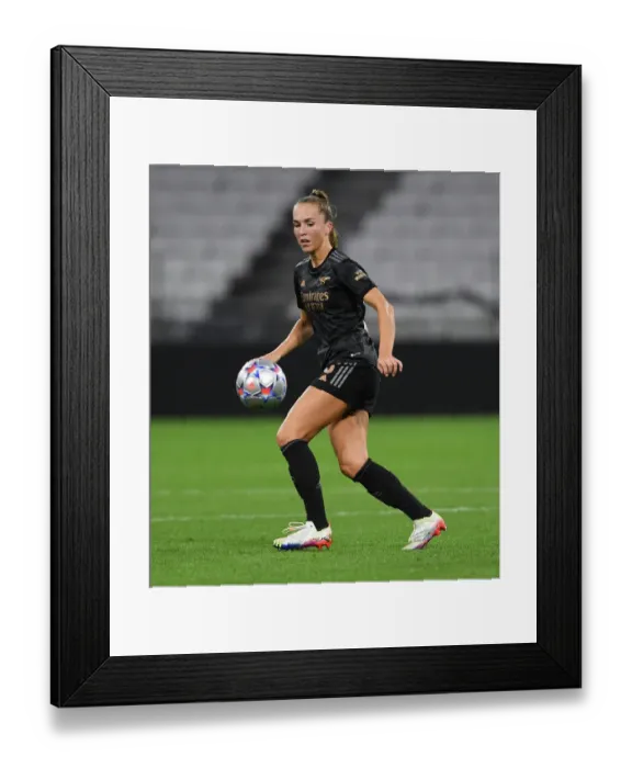 Framed Print : Arsenal Women vs. Olympique Lyonnais: A Champions League Showdown in Lyon Framed Print : Arsenal Women vs. Olympique Lyonnais: A Champions League Showdown in Lyon