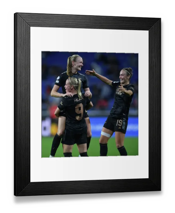 Framed Print : Five-Star Beth Mead: Arsenal's Dominant Performance in UEFA Women's Champions League Against Olympique Lyonnais