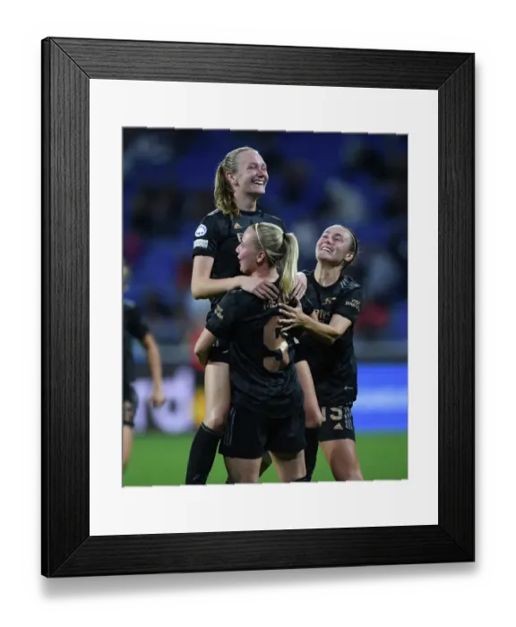Framed Print : Five-Star Beth Mead: Arsenal Women's Victory over Olympique Lyonnais in Champions League