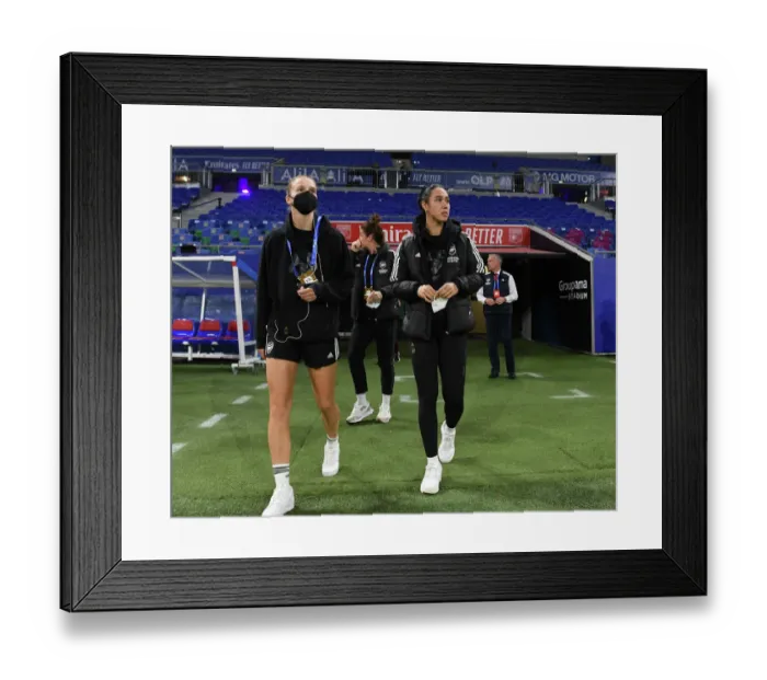 Framed Print : Vivianne Miedema and Manuela Zinsberger of Arsenal Prepare for Olympique Lyonnais Clash in UEFA Women's Champions League