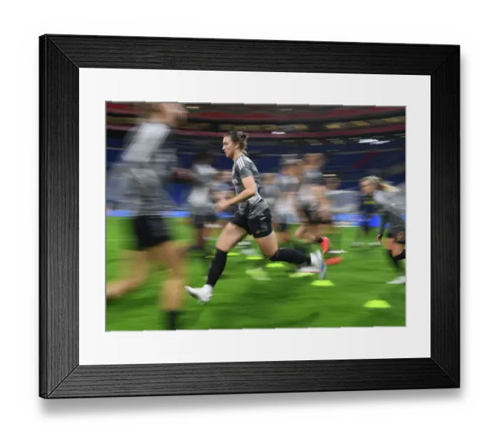 Framed Print : Arsenal WFC vs. Olympique Lyonnais: A Champions League Battle in Lyon