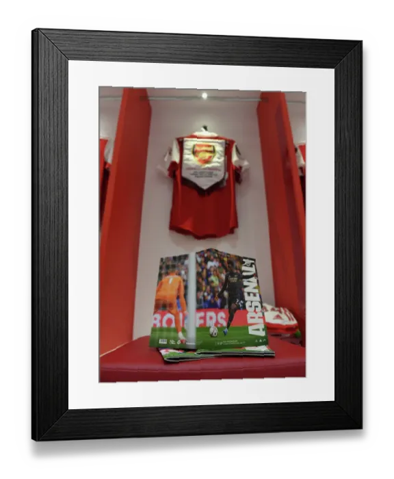 Framed Print : Arsenal vs PSV Eindhoven: Europa League Clash at Emirates Stadium Framed Print : Arsenal vs PSV Eindhoven: Europa League Clash at Emirates Stadium