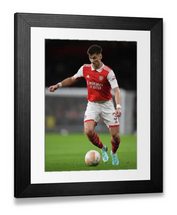 Framed Print : Arsenal's Kieran Tierney in Action against PSV Eindhoven (2022-23 Europa League)