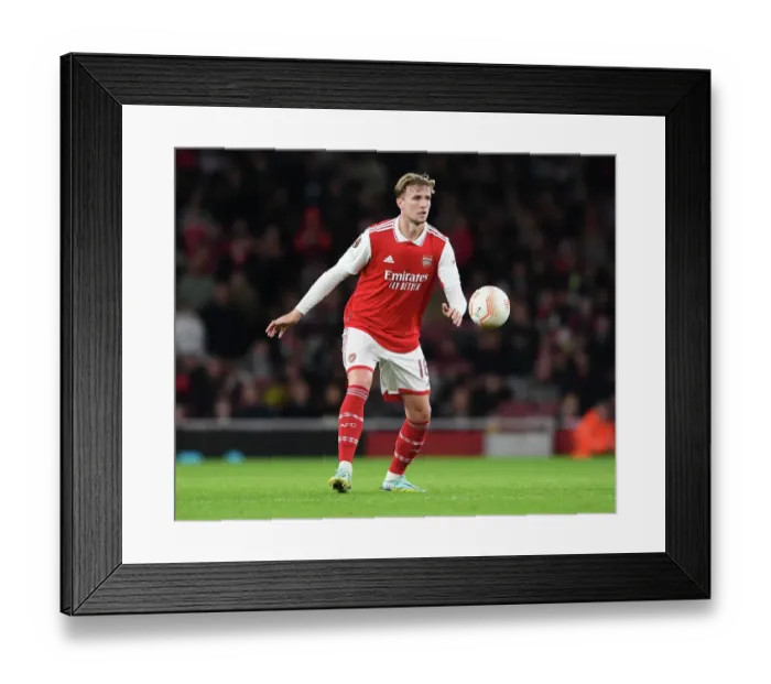Framed Print : Arsenal vs PSV Eindhoven: Europa League Showdown at Emirates Stadium