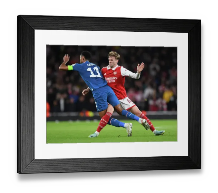 Framed Print : Arsenal vs PSV Eindhoven: Europa League Clash at Emirates Stadium