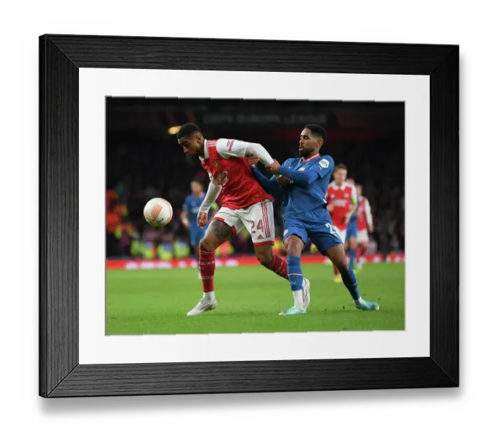 Framed Print : Arsenal vs PSV Eindhoven: Tight Battle in UEFA Europa League Group A Framed Print : Arsenal vs PSV Eindhoven: Tight Battle in UEFA Europa League Group A