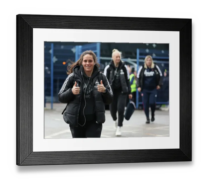 Framed Print : Arsenal Women Face Liverpool in Barclays Womens Super League Clash