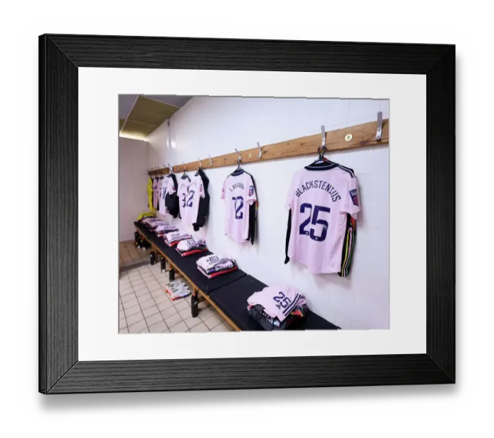 Framed Print : Arsenal FC: Pre-Match Kit Preparation - Liverpool vs Arsenal, FA Womens Super League