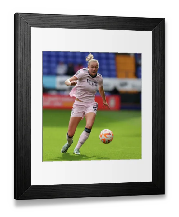Framed Print : Arsenal vs. Liverpool: FA Womens Super League Showdown at Prenton Park