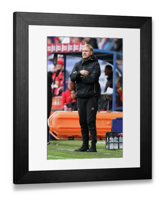 Framed Print : Arsenal's Jonas Eidevall Leads Women's Super League Clash Against Liverpool Framed Print : Arsenal's Jonas Eidevall Leads Women's Super League Clash Against Liverpool