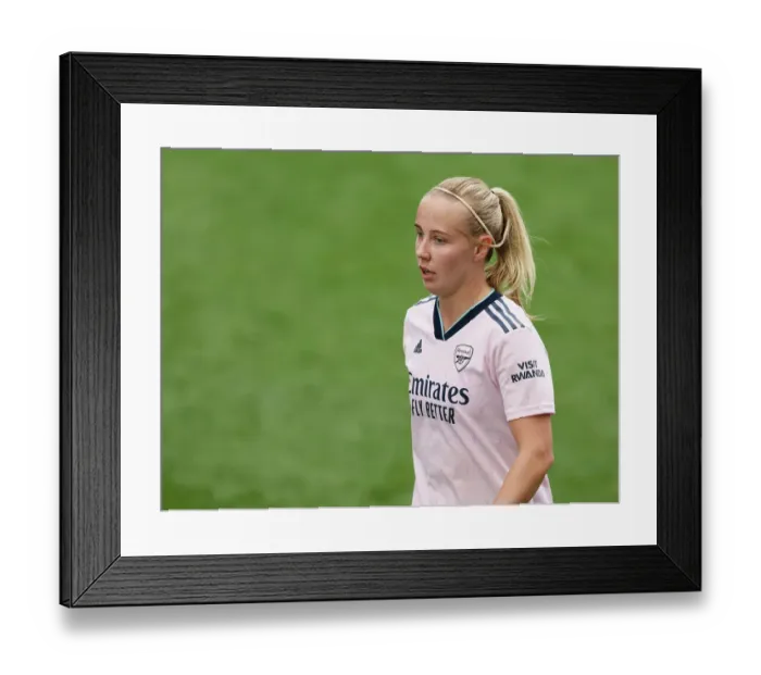 Framed Print : Arsenal's Beth Mead in Action against Liverpool in FA WSL Clash