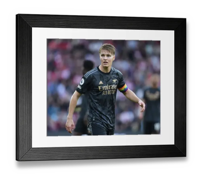 Framed Print : Arsenal's Martin Odegaard Dazzles in Southampton Showdown, Premier League 2022-23