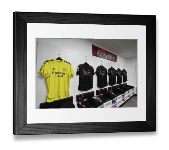 Framed Print : Arsenal's Pre-Match Huddle: Southampton v Arsenal, Premier League 2022-23