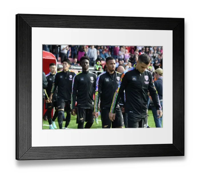 Framed Print : Arsenal's Bukayo Saka and Gabriel Jesus Prepare for Southampton Clash in 2022-23 Premier League