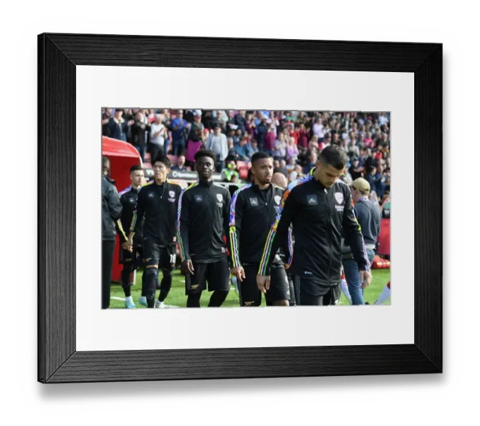 Framed Print : Arsenal's Saka and Jesus Prepare for Southampton Showdown in Premier League 2022-23 Framed Print : Arsenal's Saka and Jesus Prepare for Southampton Showdown in Premier League 2022-23