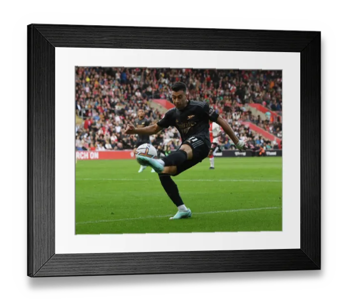 Framed Print : Martinelli in Action: Arsenal vs. Southampton, Premier League 2022-23 Framed Print : Martinelli in Action: Arsenal vs. Southampton, Premier League 2022-23
