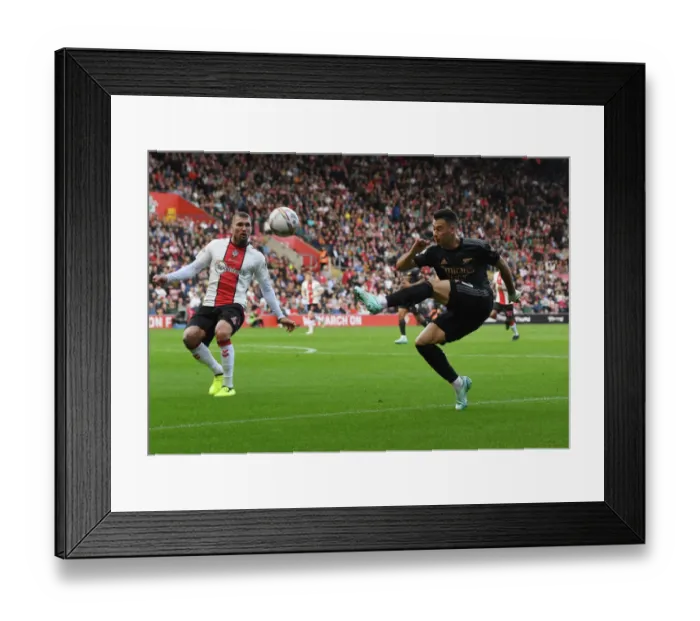 Framed Print : Martinelli's Star Performance: Arsenal Triumphs Over Southampton in Premier League 2022-23