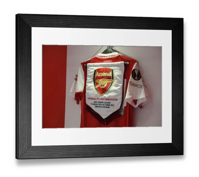Framed Print : Arsenal vs PSV Eindhoven: Europa League Clash - Arsenal Changing Room Pennant