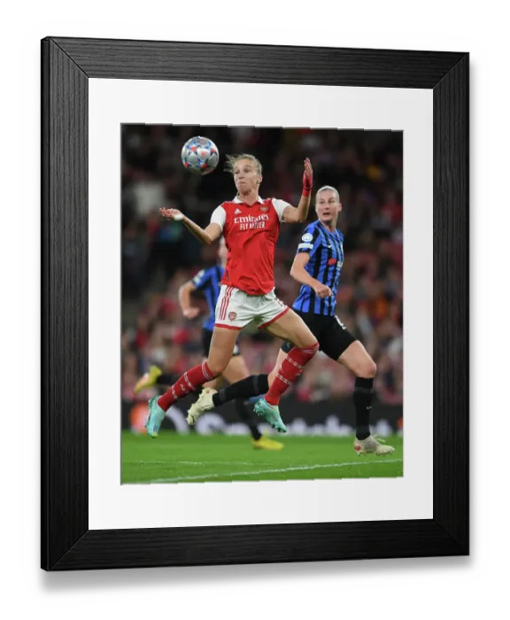 Framed Print : Vivianne Miedema in Action: Arsenal Women's Champions League Victory over FC Zurich