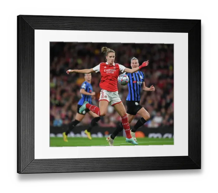 Framed Print : Vivianne Miedema in Action: Arsenal vs FC Zurich, UEFA Women's Champions League