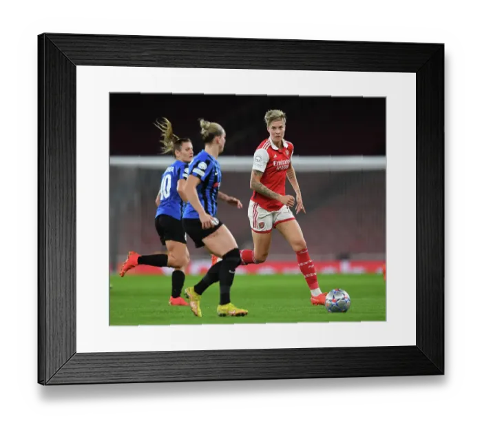 Framed Print : Arsenal vs FC Zurich: Battle in Women's Champions League at Emirates Stadium Framed Print : Arsenal vs FC Zurich: Battle in Women's Champions League at Emirates Stadium