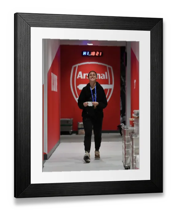 Framed Print : Arsenal Women: Pre-Match Focus in the Changing Room before UEFA Champions League Clash against FC Zurich