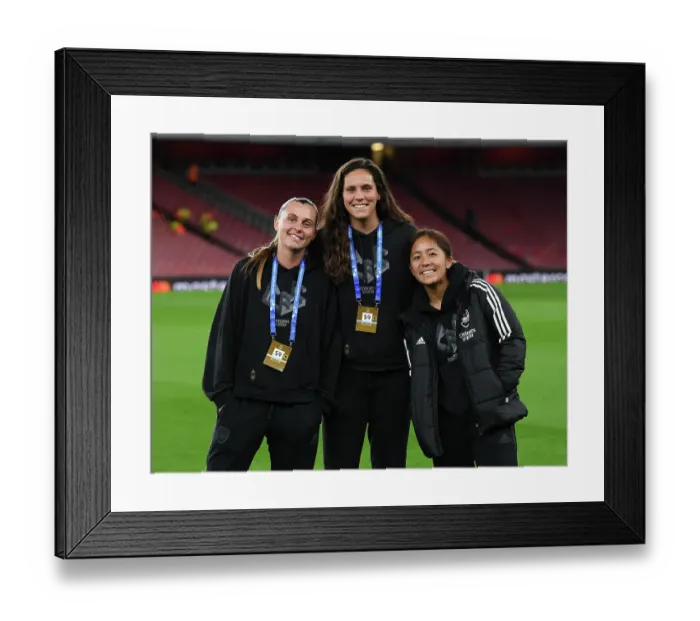 Framed Print : Arsenal Women: Pre-Match Focus in the Emirates Changing Room before FC Zurich Clash (UEFA Women's Champions League) Framed Print : Arsenal Women: Pre-Match Focus in the Emirates Changing Room before FC Zurich Clash (UEFA Women's Champions League)