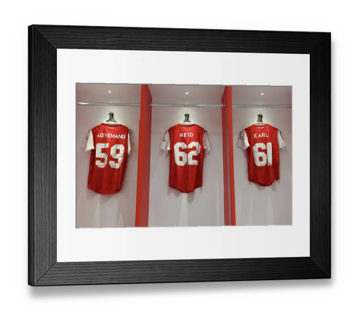 Framed Print : Arsenal Women: Pre-Match Huddle in the Dressing Room before Arsenal vs FC Zurich, UEFA Women's Champions League, 2022-23 Framed Print : Arsenal Women: Pre-Match Huddle in the Dressing Room before Arsenal vs FC Zurich, UEFA Women's Champions League, 2022-23
