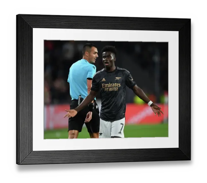 Framed Print : Arsenal's Bukayo Saka in Action against PSV Eindhoven in UEFA Europa League Group A (2022-23)